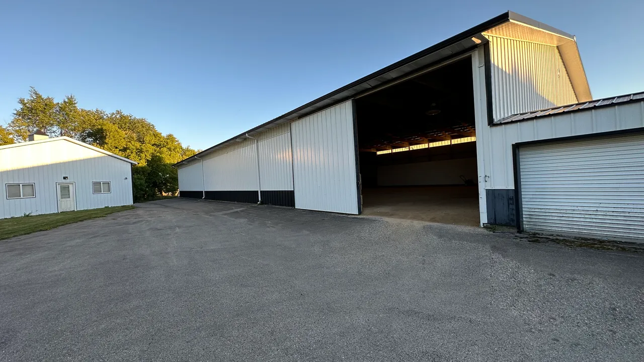 Tall entrance that accommodates all types of boats and trailers