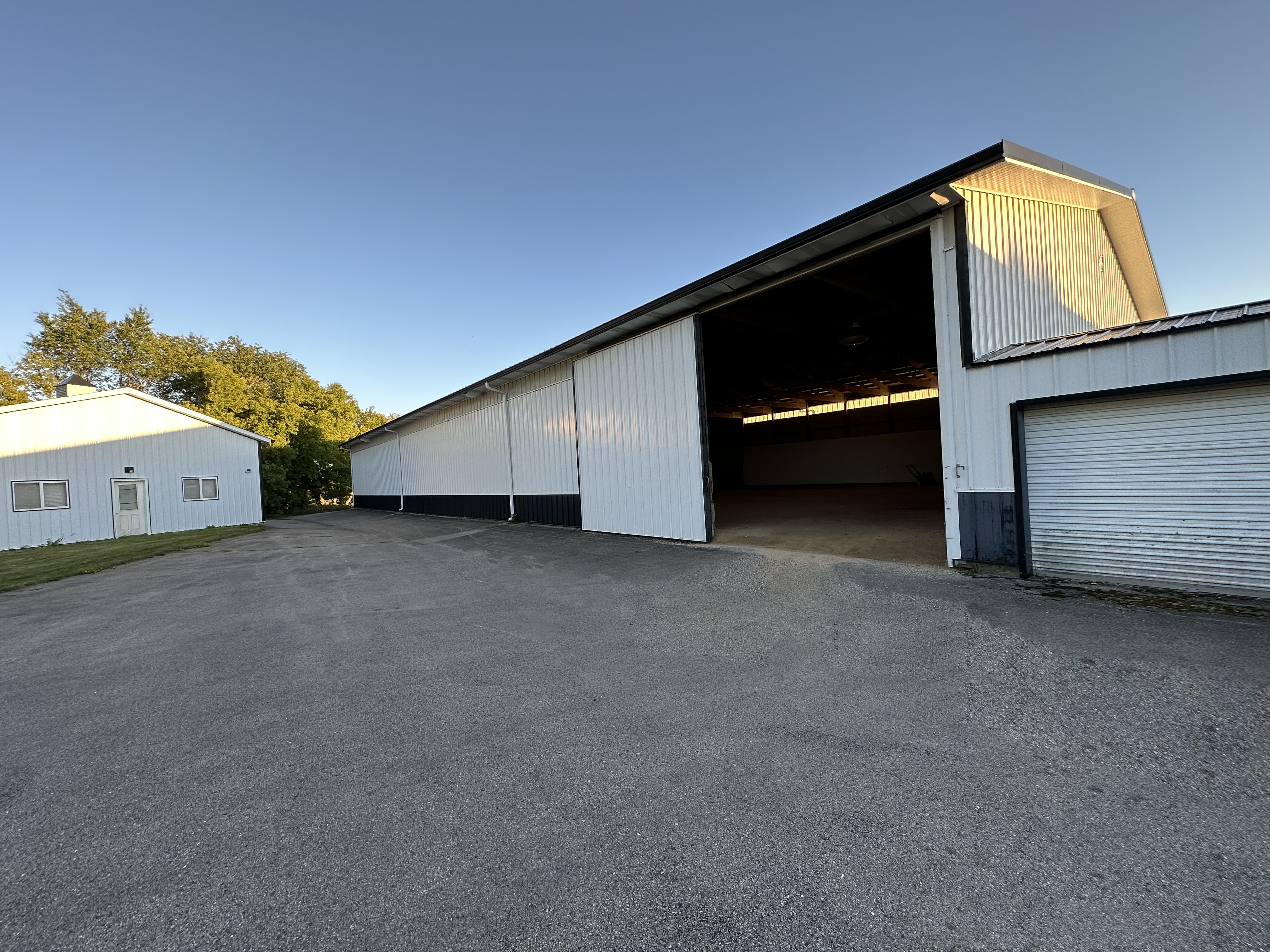 Tall entrance that accommodates all types of boats and trailers